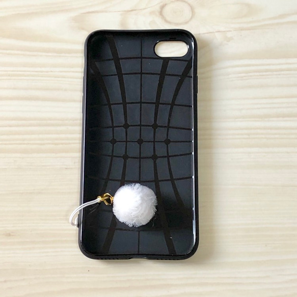 帶有涼爽絨球帶的 iPhone 手機殼由紗布材料摩洛哥瓷磚製成 第5張的照片