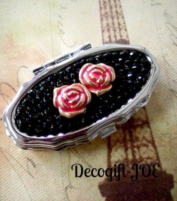 Swarovski Deco Pill Case Rose Jet 第3張的照片