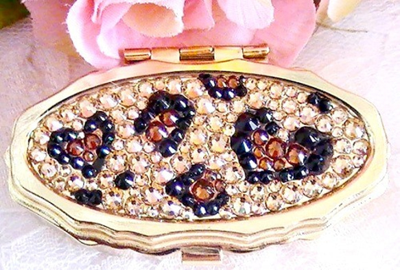 Swarovski Deco Pill Case Heart Leopard 第1張的照片