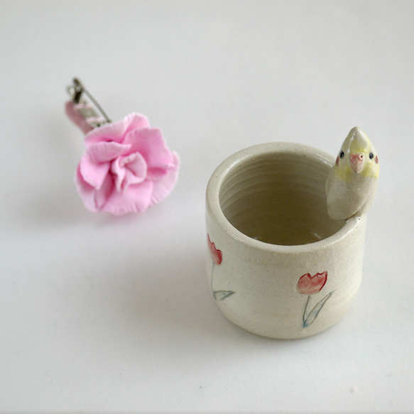 &lt;母親節禮物&gt;康乃馨和小形鸚鵡附件盒（陶鳥） 第2張的照片