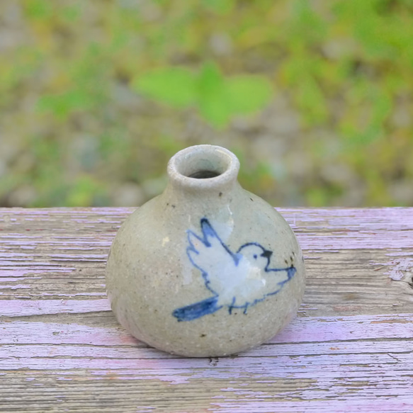 小壺 「シマエナガ」（陶器の一輪挿し） 6枚目の画像