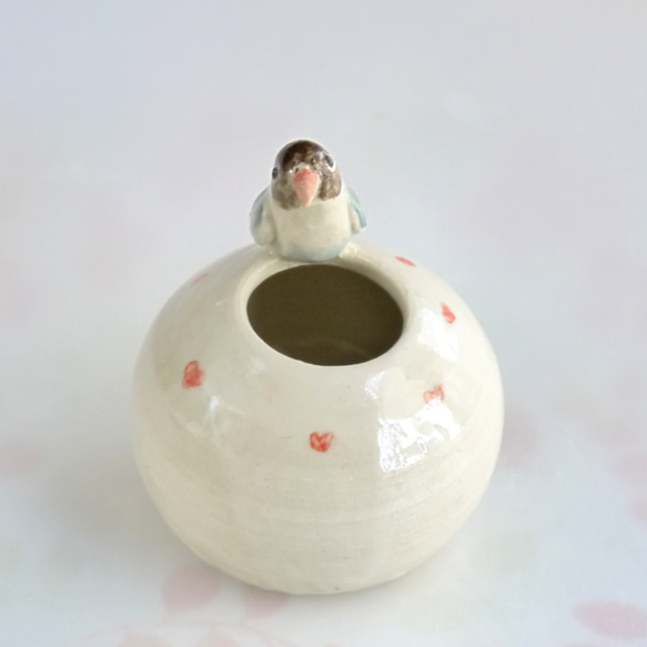 ボタンインコの丸い花瓶 （小鳥オブジェ） 1枚目の画像