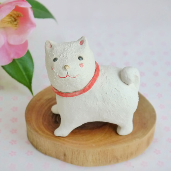 白い犬の陶器の置物（2018年　干支　戌）　 1枚目の画像
