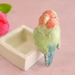 “數量有限的手工2019年”小櫻桃長尾小鸚鵡的小物品（小鳥的小雕像） 第4張的照片