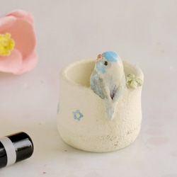 藍色小鳥Mamelrija和四葉草桶（小塊陶器鳥） 第2張的照片
