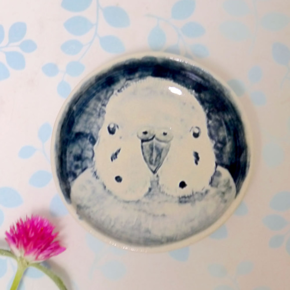 陶器の豆皿　「セキセイインコ」 1枚目の画像