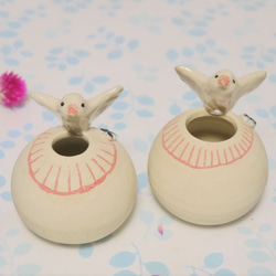 白い鳩の丸い花瓶 （小鳥オブジェ） 5枚目の画像