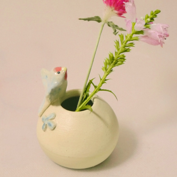 幸運燕子的圓形花瓶（小鳥物體） 第2張的照片