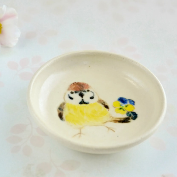 「福良スズメとパンジー」小鳥の豆皿 4枚目の画像
