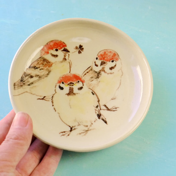 小鳥のお皿「すずめ親子」 2枚目の画像