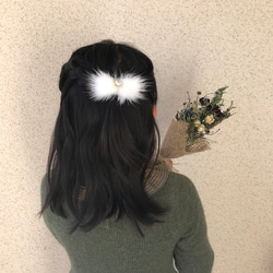 新作 豪華ミンクファーヘアクリップピン ビジュ付き キッズヘアピン 3枚目の画像