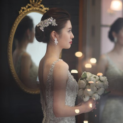 再販  銀糸とビジューが輝くヘッドドレス  結婚式  前撮りに 1枚目の画像