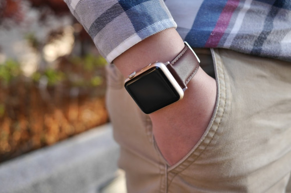 Apple Watch 義大利真皮手工錶帶  40/44mm 防水抗污 咖啡色 客製包裝 第7張的照片