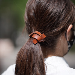 手縫ヘアゴムがブレスレットに♬2way イタリアンレザーヘアタイブレスレット＜実用新案登録第3217721＞/プレゼント 3枚目の画像