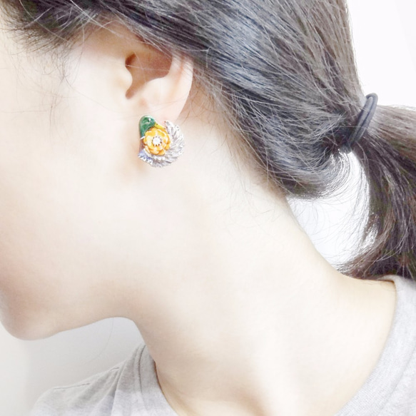 chiching棋青設計手工珠寶飾品 琺瑯系列 琺瑯綠頭鴨擁花耳環 「接單製作」 第4張的照片