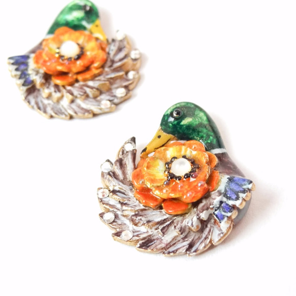 chiching棋青設計手工珠寶飾品 琺瑯系列 琺瑯綠頭鴨擁花耳環 「接單製作」 第5張的照片