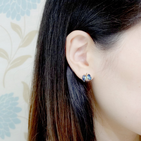 琺瑯雙蝴蝶天然石垂墜耳環(藍晶石款)可拆卸對稱與不對襯多種穿戴式 手工珠寶飾品 預購 第3張的照片