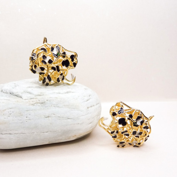 愛的豹豹   鏤空豹紋豹頭耳環  Hollow leopard print 接單製作 第4張的照片