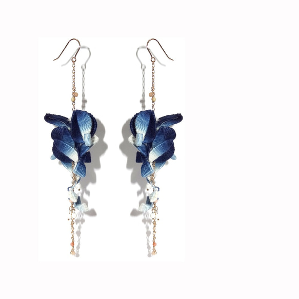 牛仔藍/青花瓷 紫藤花藍染漸層纏花天然石長鍊耳環Wisteria indigo earrings 手工藍染飾品(單支) 第5張的照片