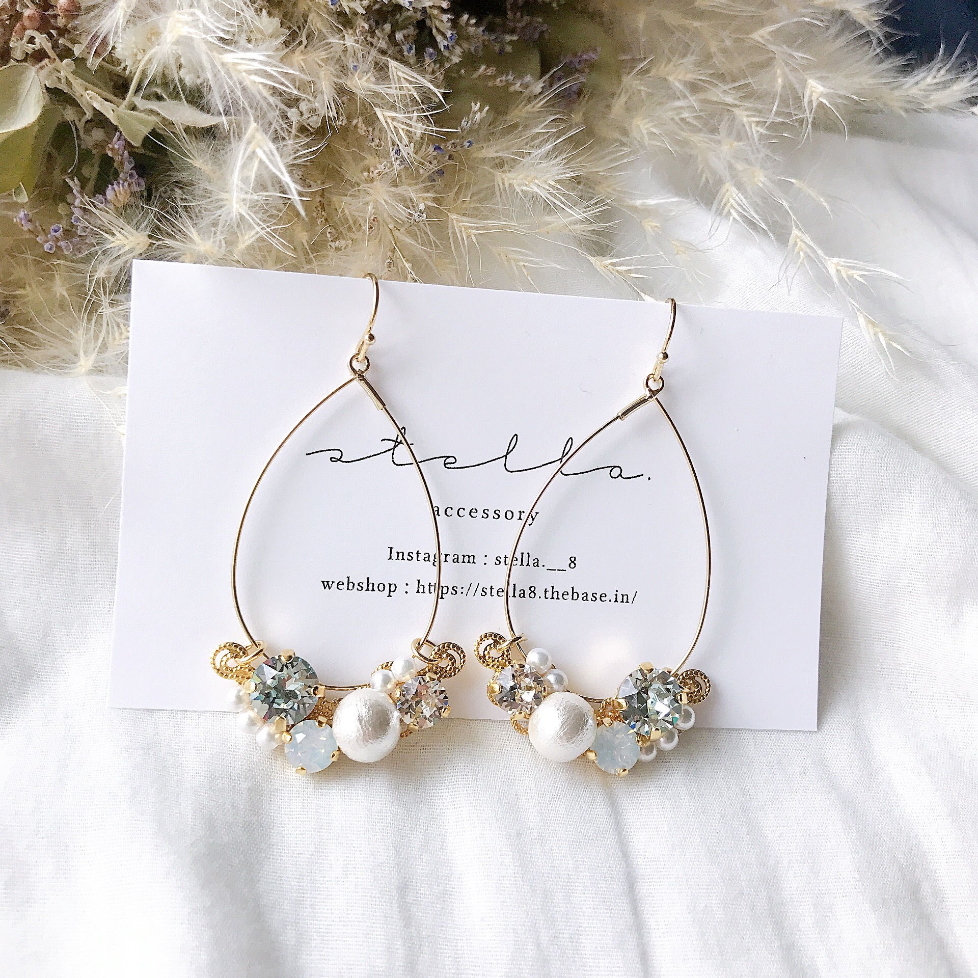 スワロフスキー　ビジューフープピアス　サークルピアス SWAROVSKI スワロフスキー ピアス Swarovski Constella サークル