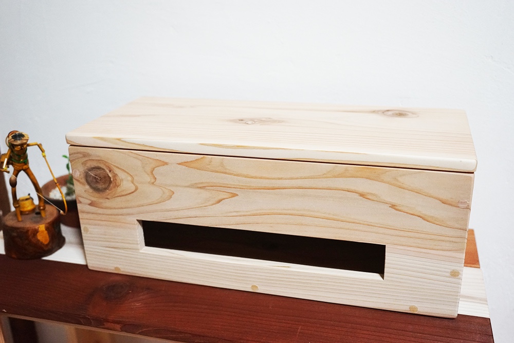 前窓付き木製ケーブルボックス (コード、タップ収納)