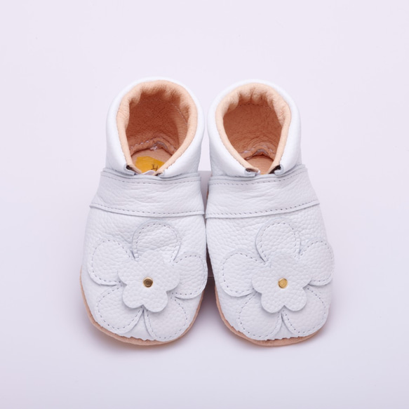 嬰兒禮物 ♪ 姓名真皮第一雙鞋白花嬰兒鞋一周歲生日禮物手工縫製 第1張的照片