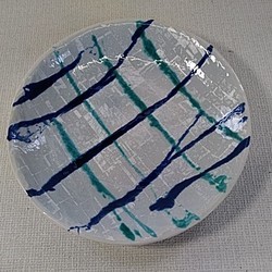 皿　銀彩格子紋