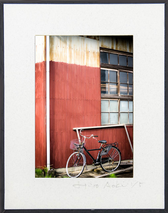 MP011　倉庫前の自転車　マットパネル2L写真 1枚目の画像