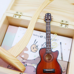 【落日色缺角吉他】mini guitar 質感迷你居家擺飾禮物 音樂人 模型 第7張的照片