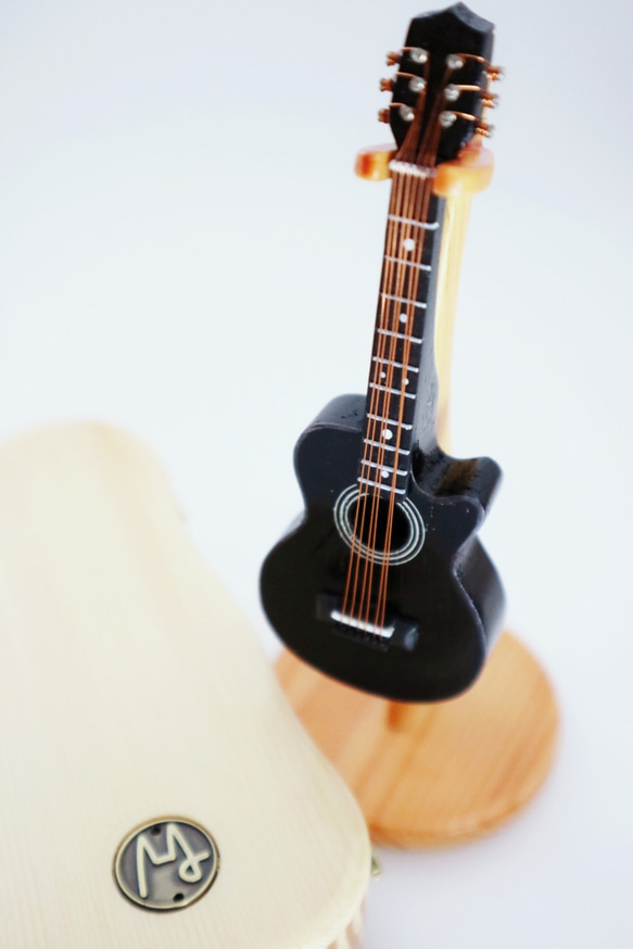 【黑色缺角吉他】mini guitar 質感迷你居家擺飾禮物 音樂人 模型 第6張的照片