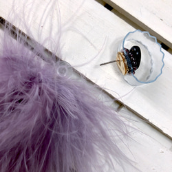 ギザギザハートとファーの２WAY耳飾り♡黒×薄紫 3枚目の画像