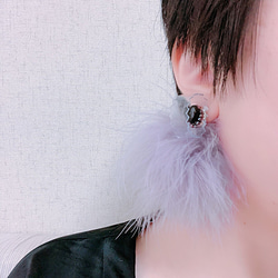 ギザギザハートとファーの２WAY耳飾り♡黒×薄紫 4枚目の画像
