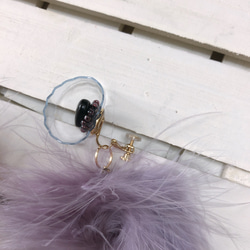 ギザギザハートとファーの２WAY耳飾り♡黒×薄紫 5枚目の画像