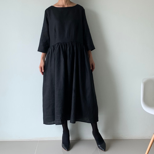 日本製　ANAYI アナイ　七分袖ティアードワンピース　ギャザーワンピース 黒 日本製 ANAYI アナイ 七分袖ティアードワンピース ギャザー