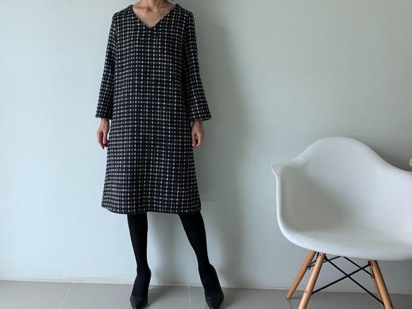 残り1エーライン一枚で綺麗なワンピース  ツイード  黒　秋冬　膝丈 N01 2枚目の画像