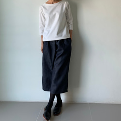 デニムの堅さを和らげたラインデニムコットン。着回し力×都会的リラックスワイドパンツ。　濃紺色 2枚目の画像