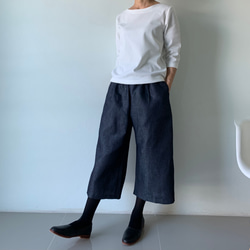 デニムの堅さを和らげたラインデニムコットン。着回し力×都会的リラックスワイドパンツ。　濃紺色 7枚目の画像
