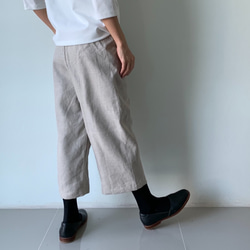 【ロングセラー】涼しく品よく。リネン100で仕立てた巻きスカート風ペグトップパンツ 生成り色　ウエストファスナー 6枚目の画像