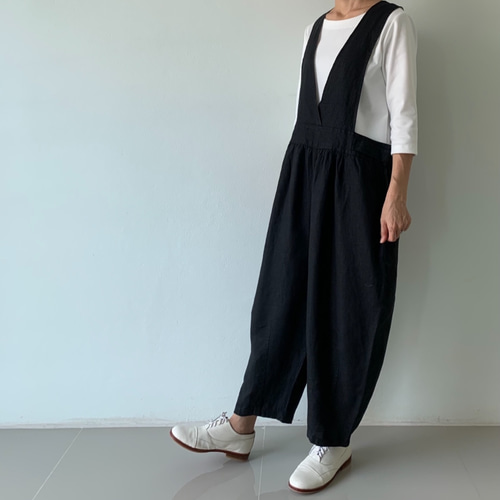 差がつく一着。こだわりバルーンパンツオールインワンと