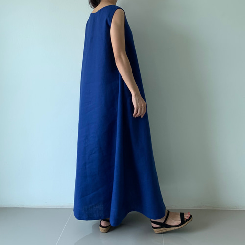 体型を選ばない美しさ。1枚でサマになるAラインフレアロングワンピース