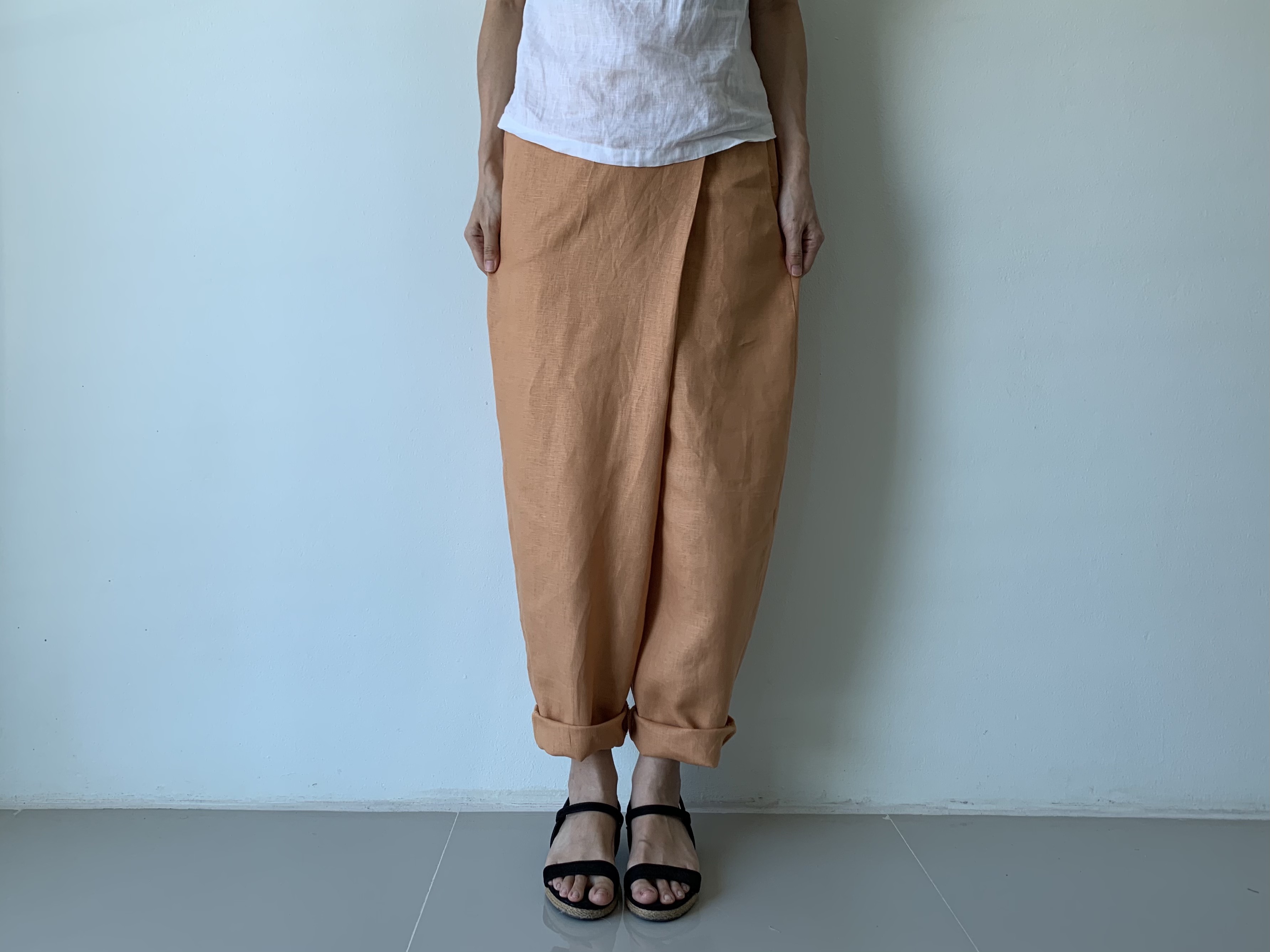ゆったりロングなペグトップパンツリネン  アースカラーオレンジ　後ろゴム 9,475円