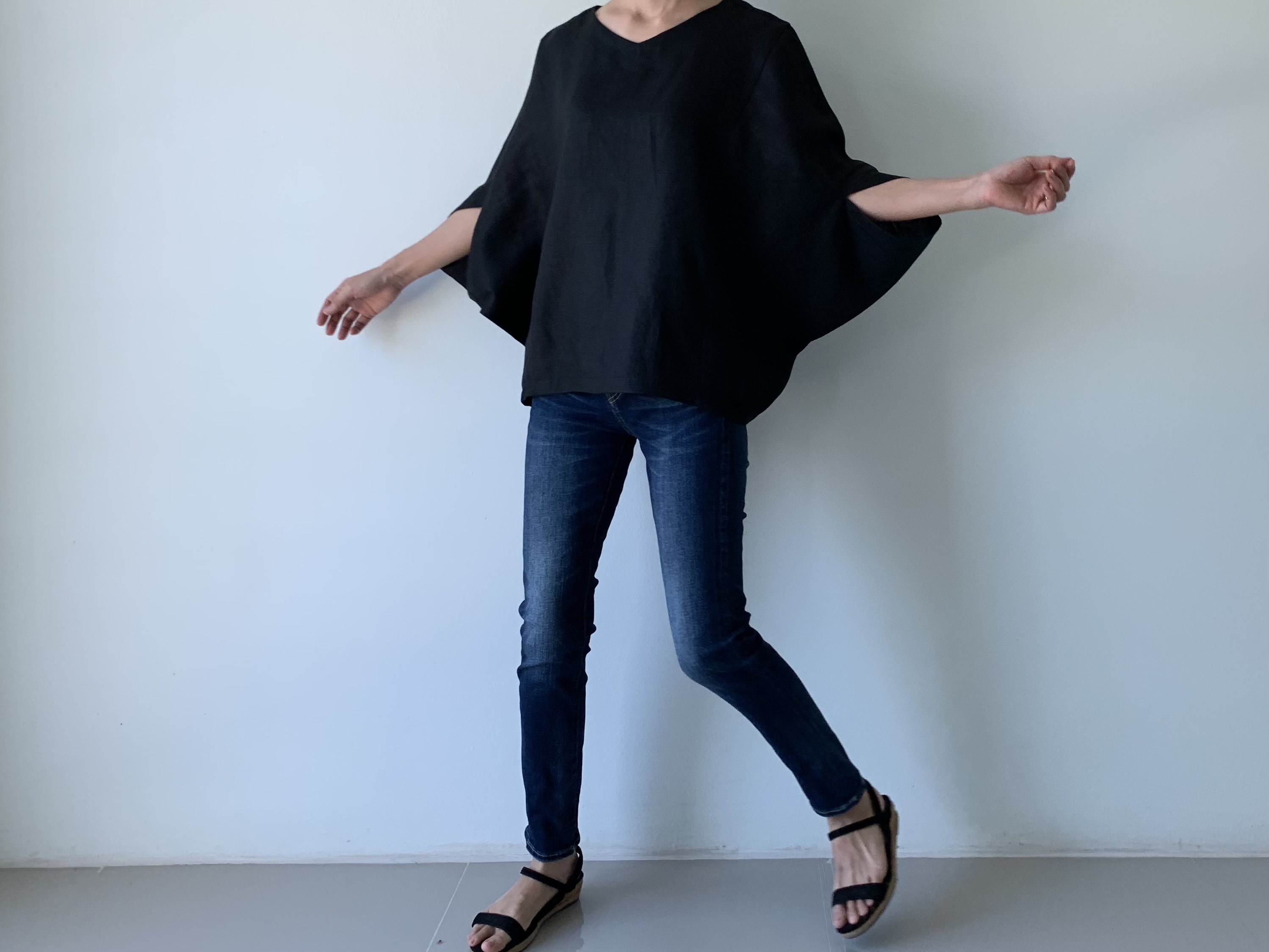 変形ドルマンVネックカットソー リネン　麻　黒 新作  ブラウス