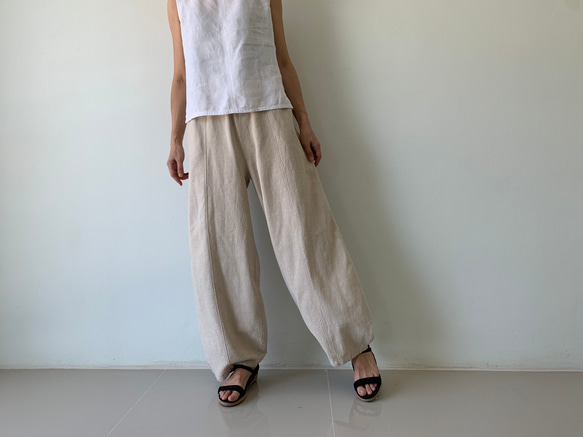 ゆったりなのに、スッキリ見せ。美しい立体シルエットが叶う、切り替えリネンロングパンツ　生成り色　　 10枚目の画像