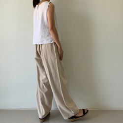 ゆったりなのに、スッキリ見せ。美しい立体シルエットが叶う、切り替えリネンロングパンツ　生成り色　　 5枚目の画像