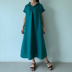 美しく体型カバー。上品さが漂う大人の日常着。半袖へちま襟のリネンワンピース　ピーコックグリーン色 6枚目の画像
