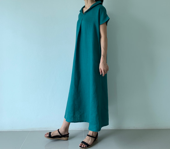 美しく体型カバー。上品さが漂う大人の日常着。半袖へちま襟のリネンワンピース　ピーコックグリーン色 7枚目の画像