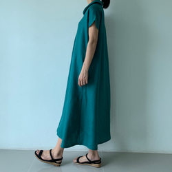 美しく体型カバー。上品さが漂う大人の日常着。半袖へちま襟のリネンワンピース　ピーコックグリーン色 8枚目の画像