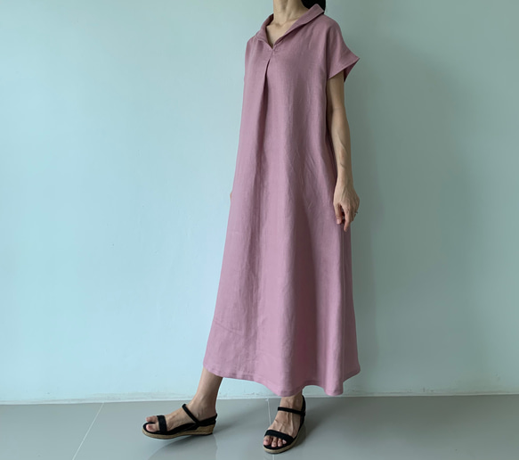 美しく体型カバー。上品さが漂う大人の日常着。半袖へちま襟リネンワンピース　アースカラースモーキーパープル色 1枚目の画像