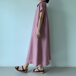 美しく体型カバー。上品さが漂う大人の日常着。半袖へちま襟リネンワンピース　アースカラースモーキーパープル色 3枚目の画像