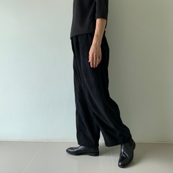 しっとりコーデュロイが作る。秋冬だけのロングパンツ。ゆったりなのにスッキリ見せ。黒 7枚目の画像